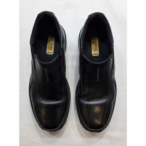 Clarks Black Men's Slip On Loafers with Slip Resistant Soles. Size 8.5